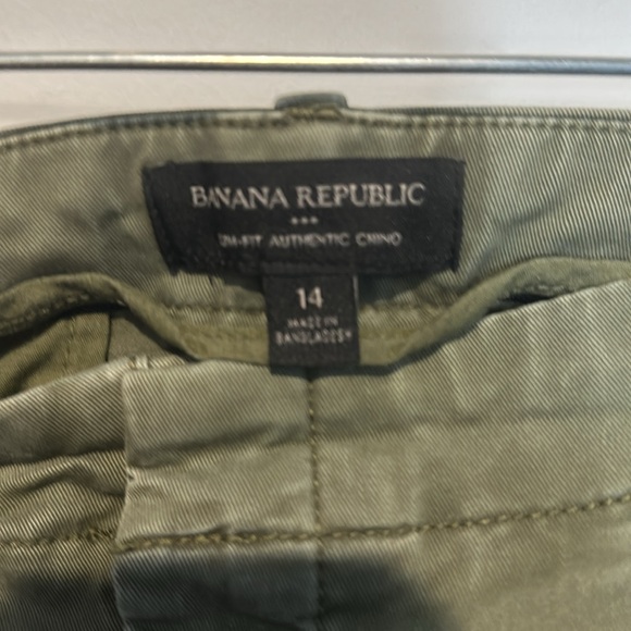 Banana Republic Olive Green Slim Fit Chino - Picture 2 of 4